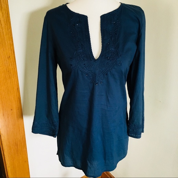 Gorgeous embroidered blue top New York & Company - Picture 2 of 8